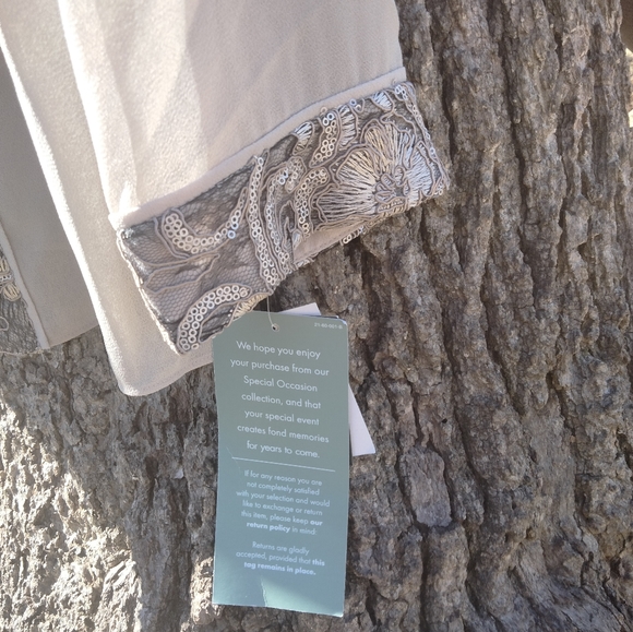 👀Big Discount! 👀NWT Maya Brooks evening wear jacket in size 14. - Picture 4 of 4